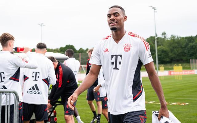 拜仁新赛季首练，赫拉芬贝赫的风头被德利赫特抢走